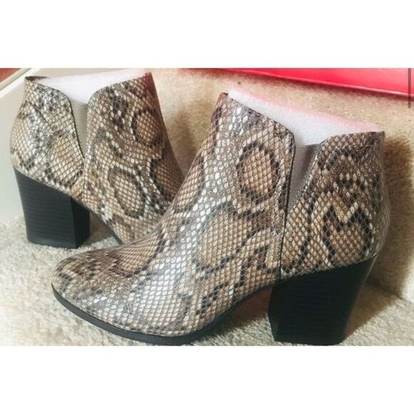 New Directions Fredricka Booties Women’s‎ 6 Grey - Picture 9 of 9